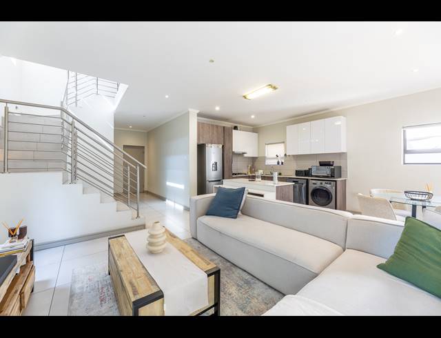 3 BEDROOM HOUSE FOR SALE IN BRYANSTON
